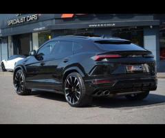 Lamborghini Urus Stunning Urus V8 SUV Finished In Nero Helene With Nero Quilted Stitch Leather. Fant - 2