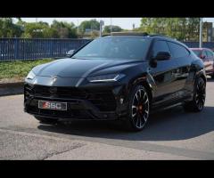Lamborghini Urus Stunning Urus V8 SUV Finished In Nero Helene With Nero Quilted Stitch Leather. Fant - 7