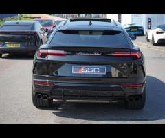 Lamborghini Urus Stunning Urus V8 SUV Finished In Nero Helene With Nero Quilted Stitch Leather. Fant - 9