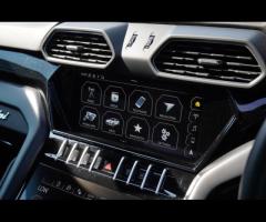 Lamborghini Urus Stunning Urus V8 SUV Finished In Nero Helene With Nero Quilted Stitch Leather. Fant - 19