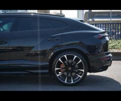 Lamborghini Urus Stunning Urus V8 SUV Finished In Nero Helene With Nero Quilted Stitch Leather. Fant - 28