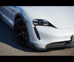 Porsche Taycan Stunning Taycan 4S Cross Turismo Finished In Ice Grey Metallic With Black/Crayon Two - 34