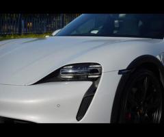 Porsche Taycan Stunning Taycan 4S Cross Turismo Finished In Ice Grey Metallic With Black/Crayon Two - 39