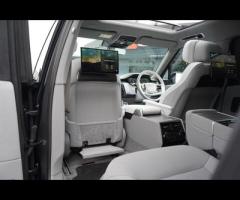 Land Rover Range Rover This 2023 Land Rover Range Rover P615 V8 SV offers an exceptional blend of lu - 32