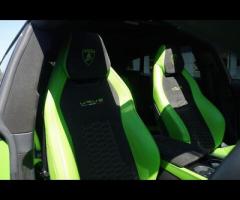 Lamborghini Urus Stunning and Rare Urus Pearl Capsule Finished In Verde Mantis With Q-Citura Nero Ad - 3