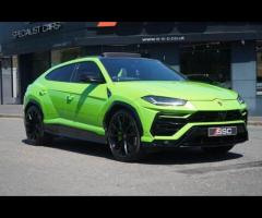 Lamborghini Urus Stunning and Rare Urus Pearl Capsule Finished In Verde Mantis With Q-Citura Nero Ad - 5