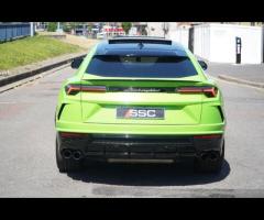 Lamborghini Urus Stunning and Rare Urus Pearl Capsule Finished In Verde Mantis With Q-Citura Nero Ad - 8