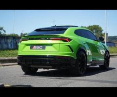 Lamborghini Urus Stunning and Rare Urus Pearl Capsule Finished In Verde Mantis With Q-Citura Nero Ad - 9