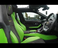 Lamborghini Urus Stunning and Rare Urus Pearl Capsule Finished In Verde Mantis With Q-Citura Nero Ad - 11
