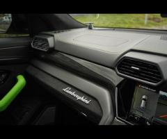 Lamborghini Urus Stunning and Rare Urus Pearl Capsule Finished In Verde Mantis With Q-Citura Nero Ad - 22