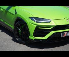 Lamborghini Urus Stunning and Rare Urus Pearl Capsule Finished In Verde Mantis With Q-Citura Nero Ad - 33