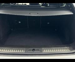 Land Rover Range Rover Velar THIS CAR COMES WITH 6 MONTHS BREAKDOWN COVER WARRANTY +

FRONT AND REAR - 13