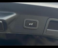 Land Rover Range Rover Velar THIS CAR COMES WITH 6 MONTHS BREAKDOWN COVER WARRANTY +

FRONT AND REAR - 15