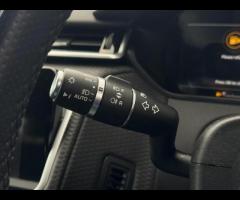 Land Rover Range Rover Velar THIS CAR COMES WITH 6 MONTHS BREAKDOWN COVER WARRANTY +

FRONT AND REAR - 19