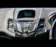 Ford Fiesta CLIMATE CONTROL + 

DAB RADIO + 

AUX AND USB CONNECTIVITY + 

BENDING LIGHTS + 

REAR W - 14