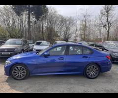 BMW 3 Series THIS CAR COMES WITH 6 MONTHS WARRANTY, BREAKDOWN COVER AND RECOVERY ++
18" ALLOYS +
FUL - 4