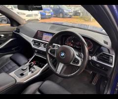 BMW 3 Series THIS CAR COMES WITH 6 MONTHS WARRANTY, BREAKDOWN COVER AND RECOVERY ++
18" ALLOYS +
FUL - 22