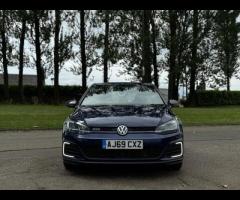 Volkswagen Golf 2 KEYS + 

FULL SERVICE HISTORY +

FRONT AND REAR PARKING SENSORS + 

ADAPTIVE CRUIS - 3