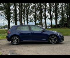 Volkswagen Golf 2 KEYS + 

FULL SERVICE HISTORY +

FRONT AND REAR PARKING SENSORS + 

ADAPTIVE CRUIS - 7