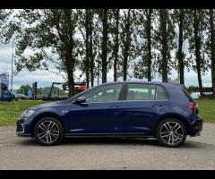 Volkswagen Golf 2 KEYS + 

FULL SERVICE HISTORY +

FRONT AND REAR PARKING SENSORS + 

ADAPTIVE CRUIS - 8