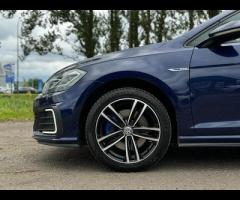 Volkswagen Golf 2 KEYS + 

FULL SERVICE HISTORY +

FRONT AND REAR PARKING SENSORS + 

ADAPTIVE CRUIS - 11