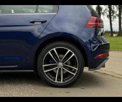 Volkswagen Golf 2 KEYS + 

FULL SERVICE HISTORY +

FRONT AND REAR PARKING SENSORS + 

ADAPTIVE CRUIS - 12