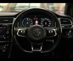 Volkswagen Golf 2 KEYS + 

FULL SERVICE HISTORY +

FRONT AND REAR PARKING SENSORS + 

ADAPTIVE CRUIS - 15