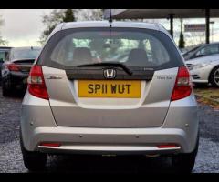 Honda Jazz THIS CAR COMES WITH 6 MONTHS WARRANTY , BREAKDOWN COVER & RECOVERY++ 

AUX+

USB CONN - 5