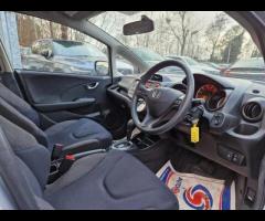 Honda Jazz THIS CAR COMES WITH 6 MONTHS WARRANTY , BREAKDOWN COVER & RECOVERY++ 

AUX+

USB CONN - 18