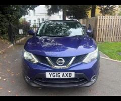 Nissan Qashqai This 2015 Nissan Qashqai DIG-T Tekna is a standout choice with its remarkably low mil - 2