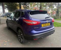 Nissan Qashqai This 2015 Nissan Qashqai DIG-T Tekna is a standout choice with its remarkably low mil - 11