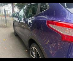 Nissan Qashqai This 2015 Nissan Qashqai DIG-T Tekna is a standout choice with its remarkably low mil - 16