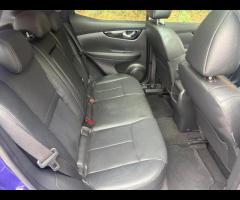 Nissan Qashqai This 2015 Nissan Qashqai DIG-T Tekna is a standout choice with its remarkably low mil - 19