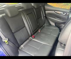 Nissan Qashqai This 2015 Nissan Qashqai DIG-T Tekna is a standout choice with its remarkably low mil - 20