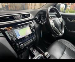 Nissan Qashqai This 2015 Nissan Qashqai DIG-T Tekna is a standout choice with its remarkably low mil - 27