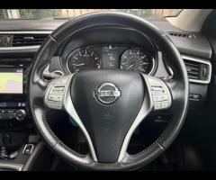 Nissan Qashqai This 2015 Nissan Qashqai DIG-T Tekna is a standout choice with its remarkably low mil - 30