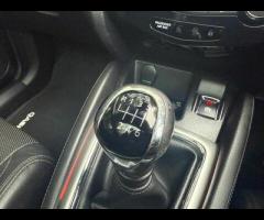 Nissan Qashqai This 2015 Nissan Qashqai DIG-T Tekna is a standout choice with its remarkably low mil - 35