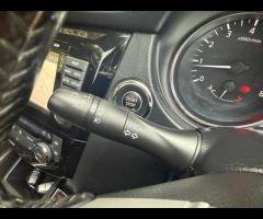 Nissan Qashqai This 2015 Nissan Qashqai DIG-T Tekna is a standout choice with its remarkably low mil - 40