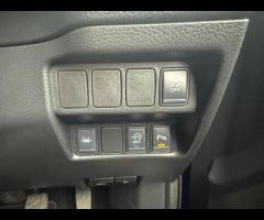 Nissan Qashqai This 2015 Nissan Qashqai DIG-T Tekna is a standout choice with its remarkably low mil - 41