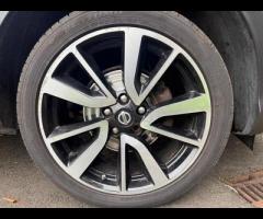 Nissan Qashqai This 2015 Nissan Qashqai DIG-T Tekna is a standout choice with its remarkably low mil - 48