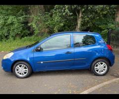 Renault Clio With only 55000 miles on the clock, this 2011 Renault Clio Pzaz offers exceptionally lo - 4