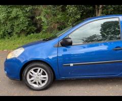 Renault Clio With only 55000 miles on the clock, this 2011 Renault Clio Pzaz offers exceptionally lo - 5