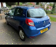 Renault Clio With only 55000 miles on the clock, this 2011 Renault Clio Pzaz offers exceptionally lo - 9