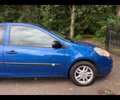 Renault Clio With only 55000 miles on the clock, this 2011 Renault Clio Pzaz offers exceptionally lo - 12