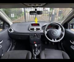 Renault Clio With only 55000 miles on the clock, this 2011 Renault Clio Pzaz offers exceptionally lo - 21