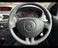 Renault Clio With only 55000 miles on the clock, this 2011 Renault Clio Pzaz offers exceptionally lo - 23