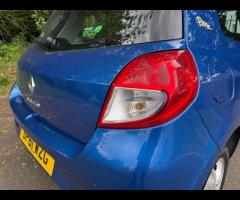 Renault Clio With only 55000 miles on the clock, this 2011 Renault Clio Pzaz offers exceptionally lo - 32