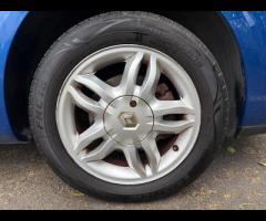 Renault Clio With only 55000 miles on the clock, this 2011 Renault Clio Pzaz offers exceptionally lo - 33