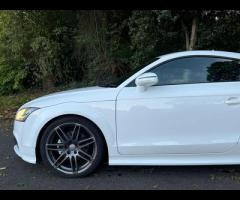 Audi TT This Audi TT TDI Black Edition from 2013 boasts a clear vehicle history check and has had on - 5