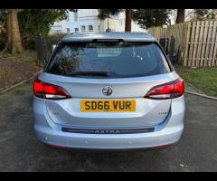 Vauxhall Astra This 2016 Vauxhall Astra CDTi SRi boasts a clear vehicle history, offering you peace - 9